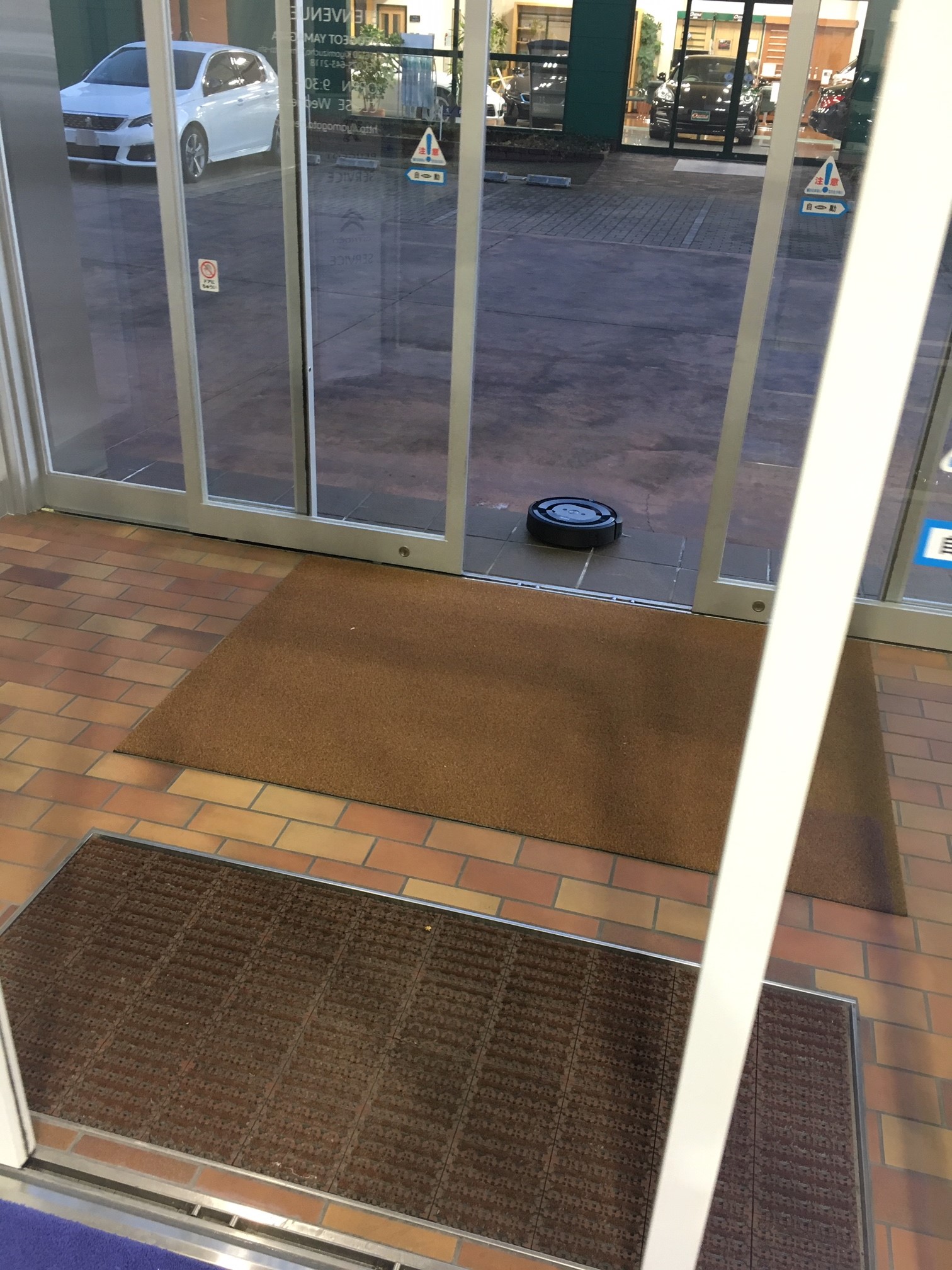 お掃除ロボットがやってきました