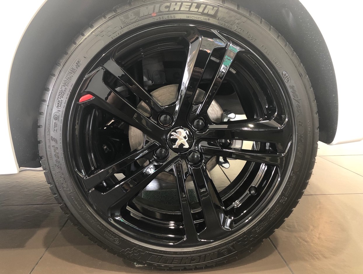 208GTLine BlackPack DEBUT FAIR！