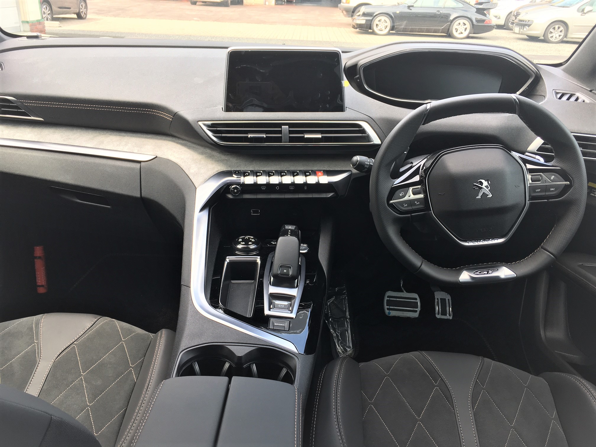 3008ディーゼルの試乗車あります