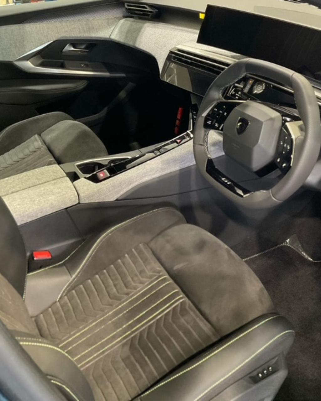 【3008 HYBRID COTY】10ベストカー選出👑