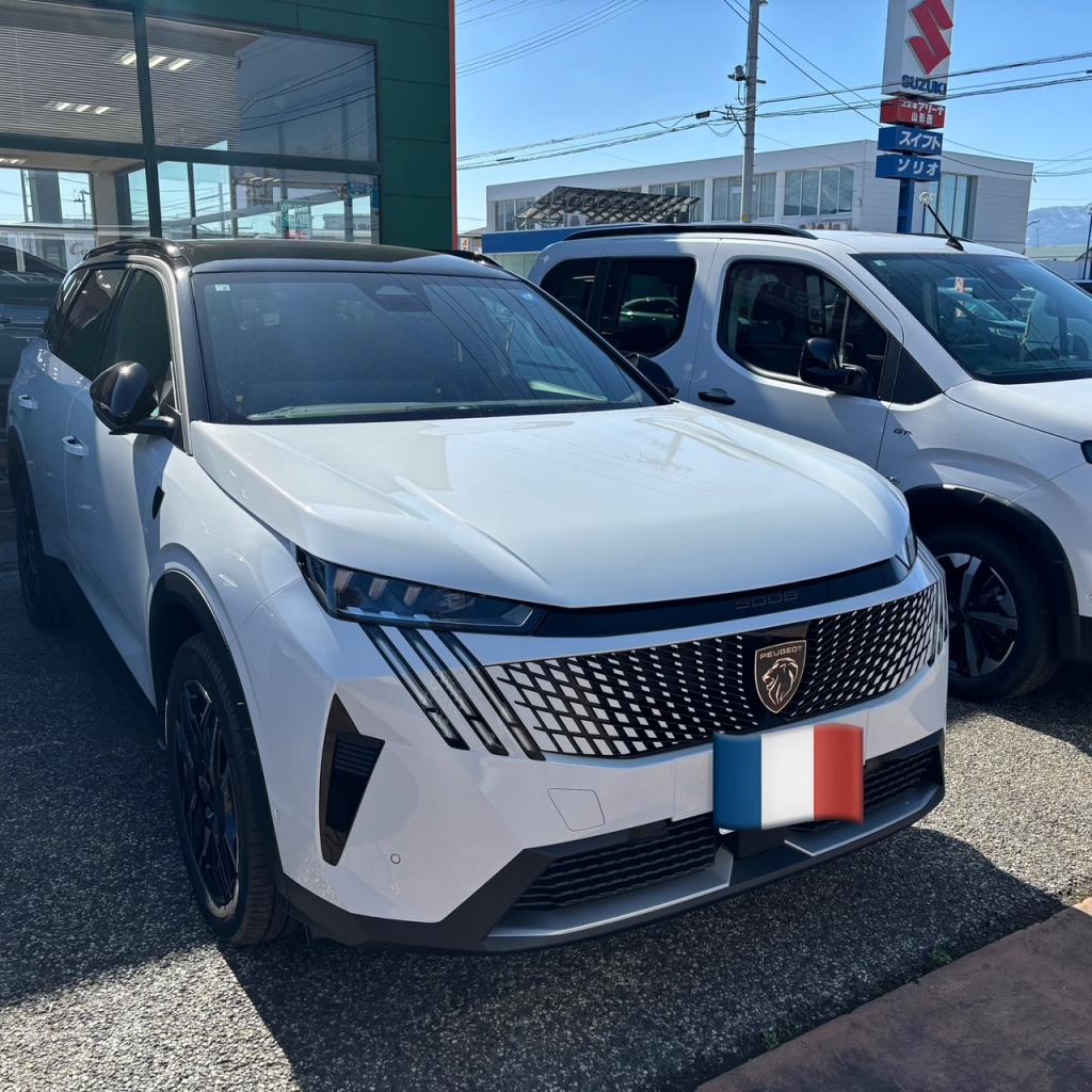 ついに、新型「PEUGEOT 5008」試乗車が到着いたしました！